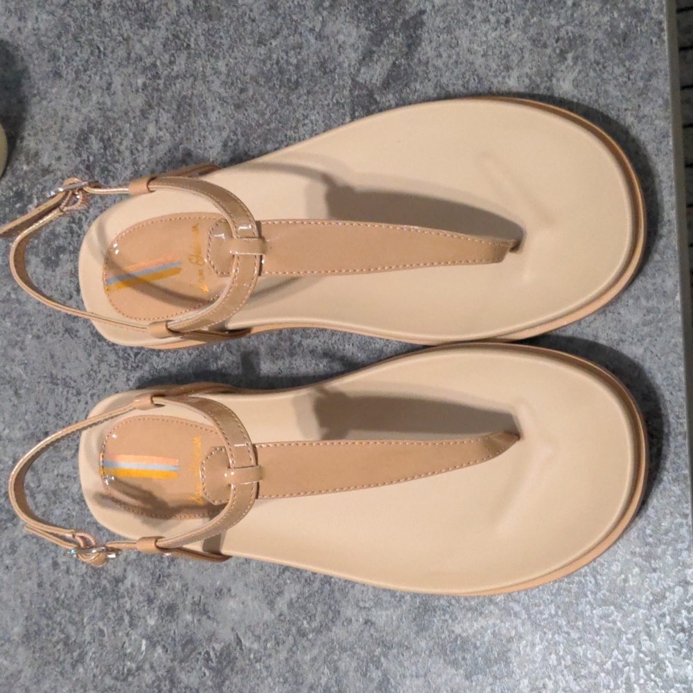 Sam Edelman Almond Patent Noami Thong Sandal in Size 7M